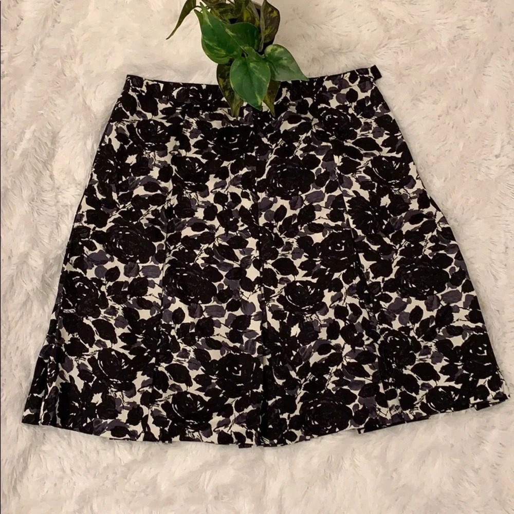 J. Crew Pleated Skirt floral skirt black skirt size 10
